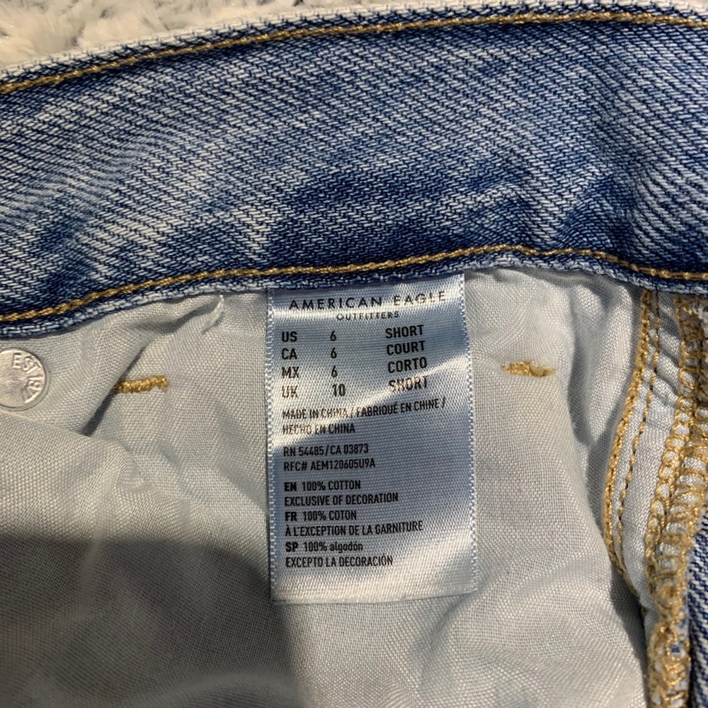 AE Light Vintage Mom Jeans - Picture 4 of 4